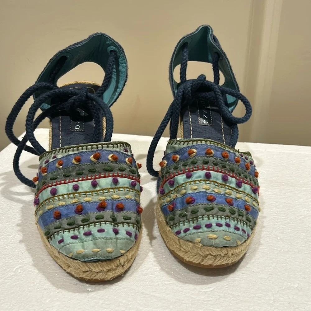 Apepazza Embellished Wedge Espadrilles Sandals round toe ankle ties size 9 (40)
